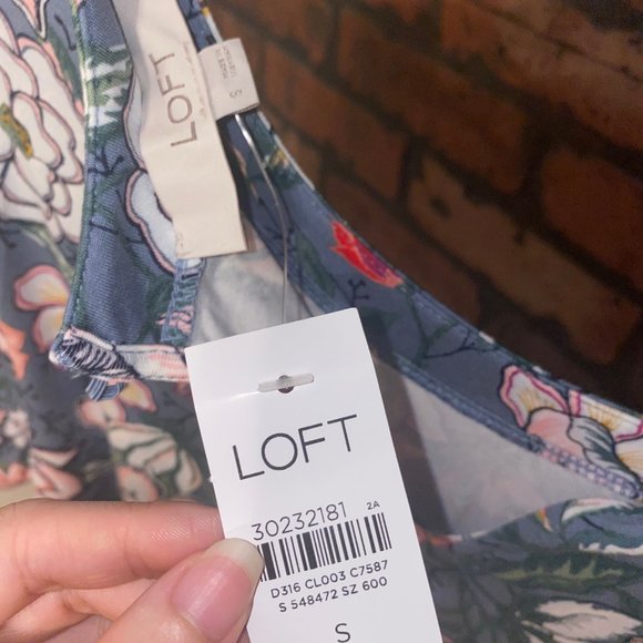 LOFT Blue Floral Dress Short Sleeve Knee Length - Picture 5 of 5